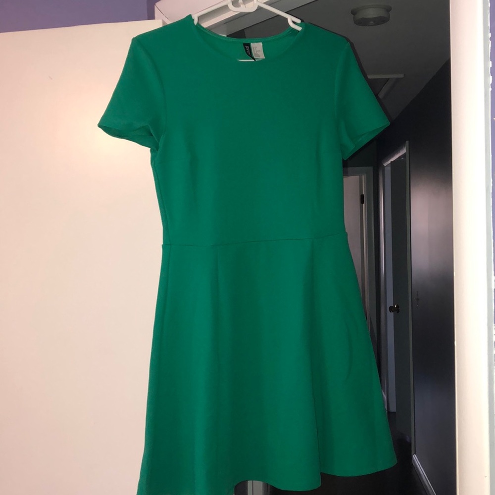 H&M Green Stretchy Material Dress 💚